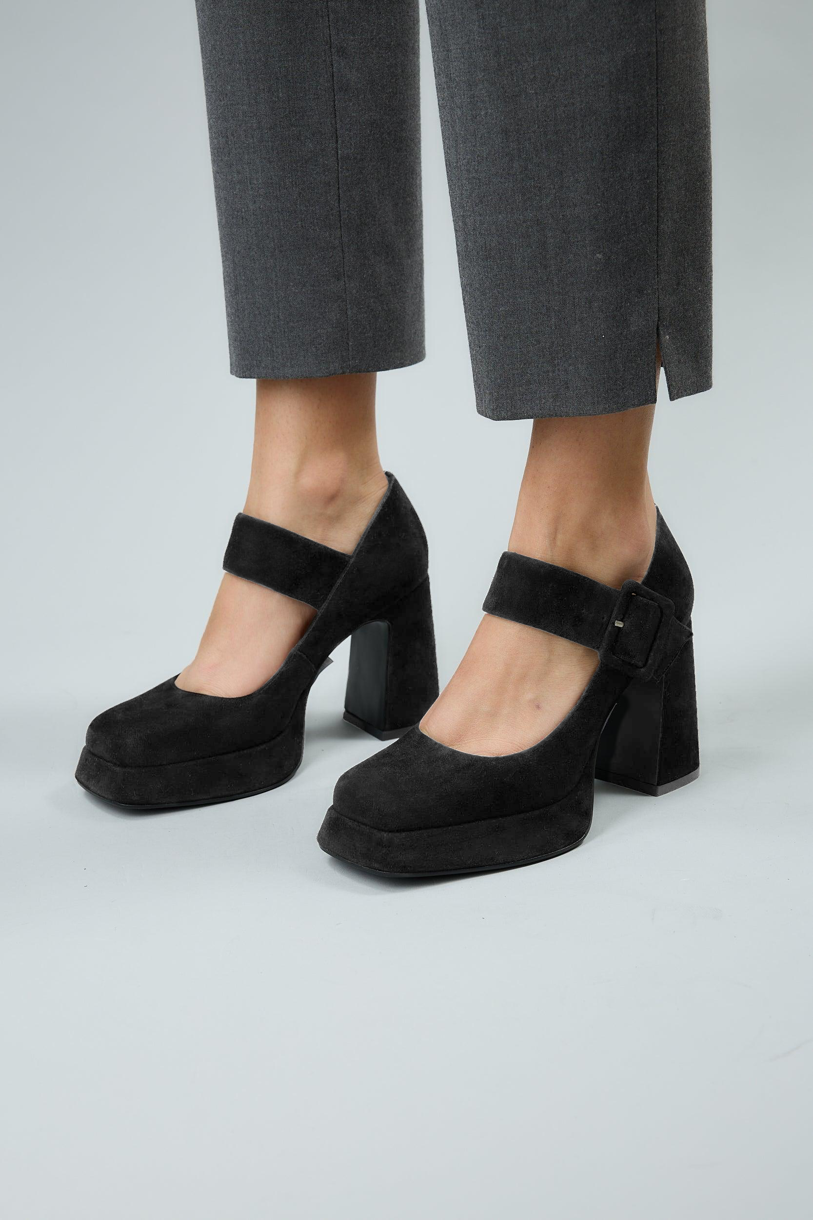 Joann | Black