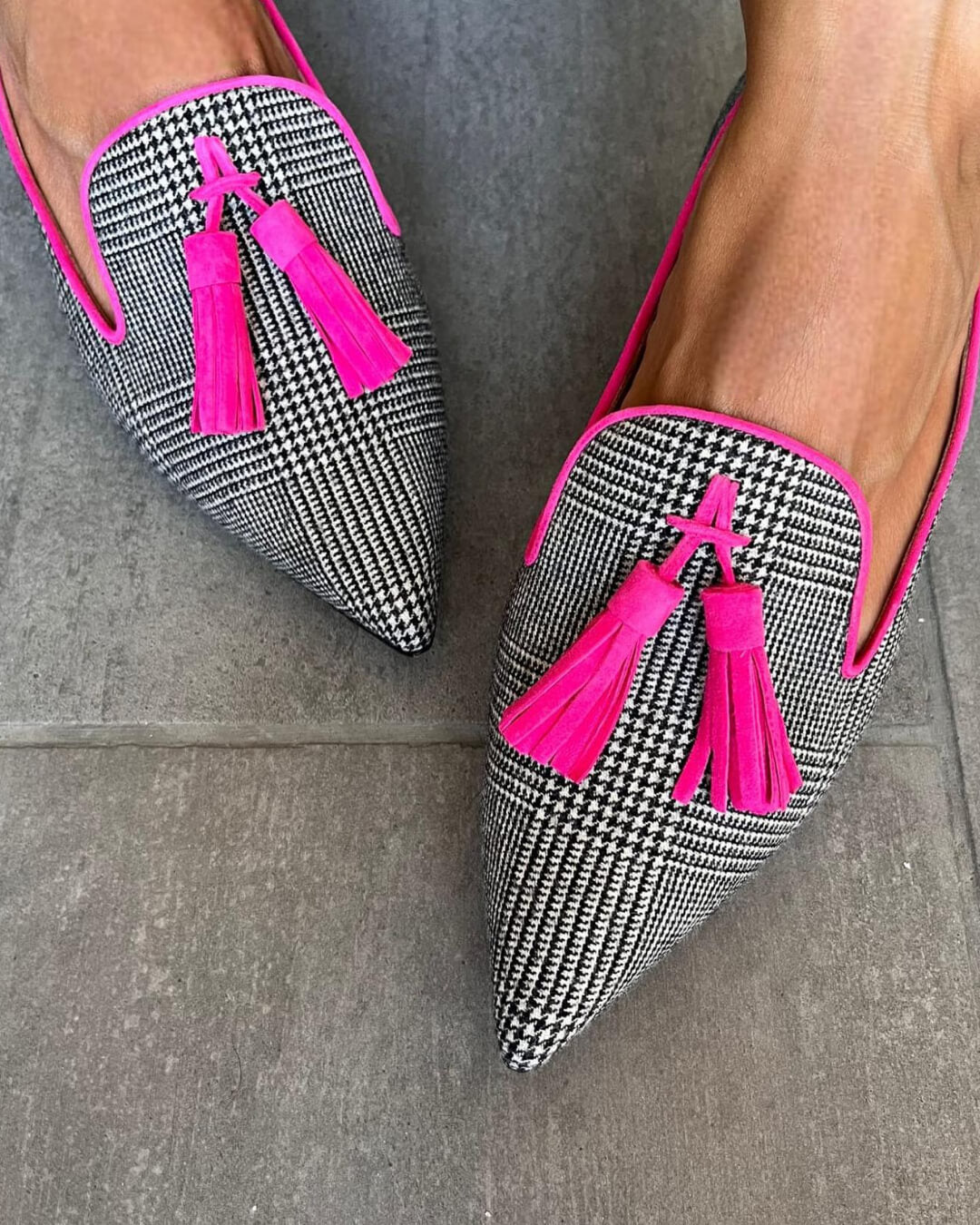 Kayla | Pointed Loafer With Fluo Fringes