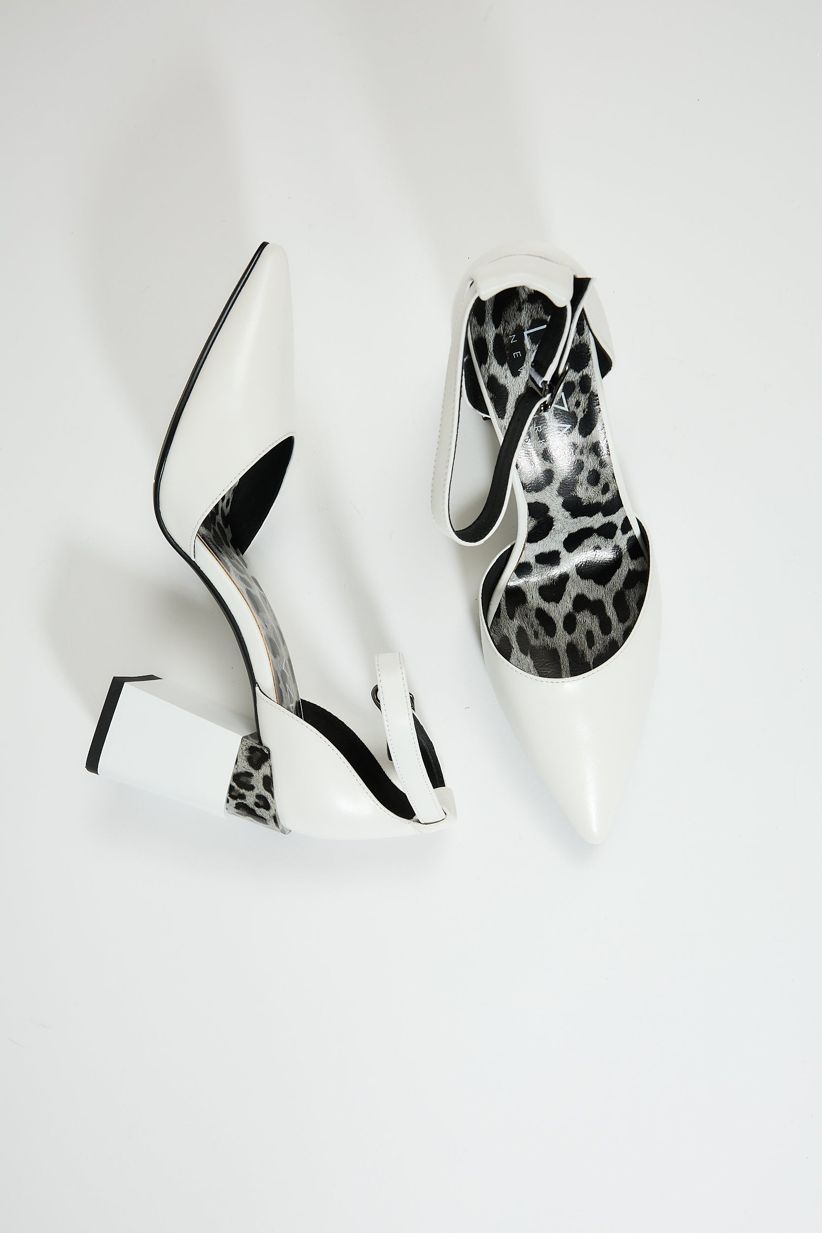 Monica | White