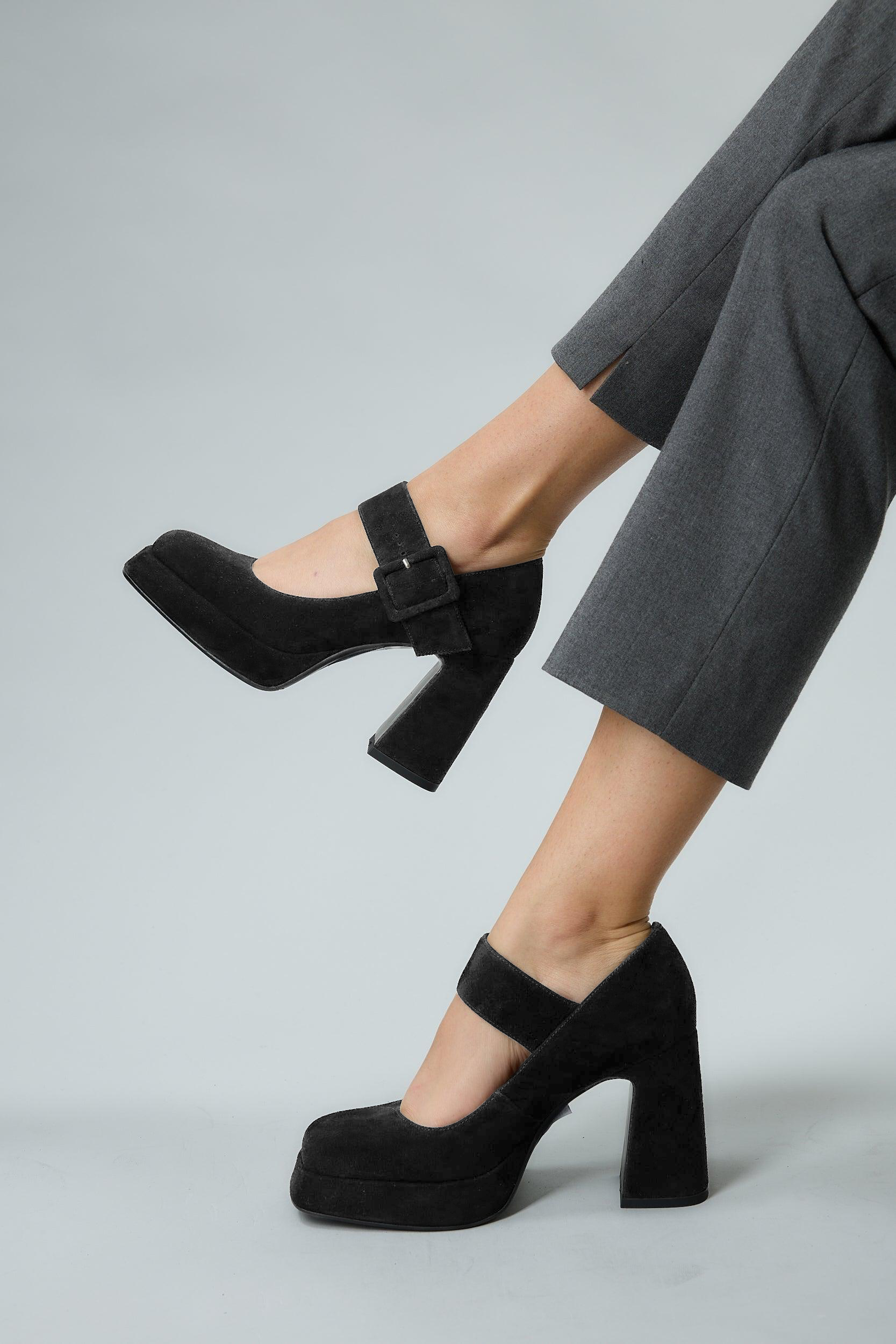 Joann | Black