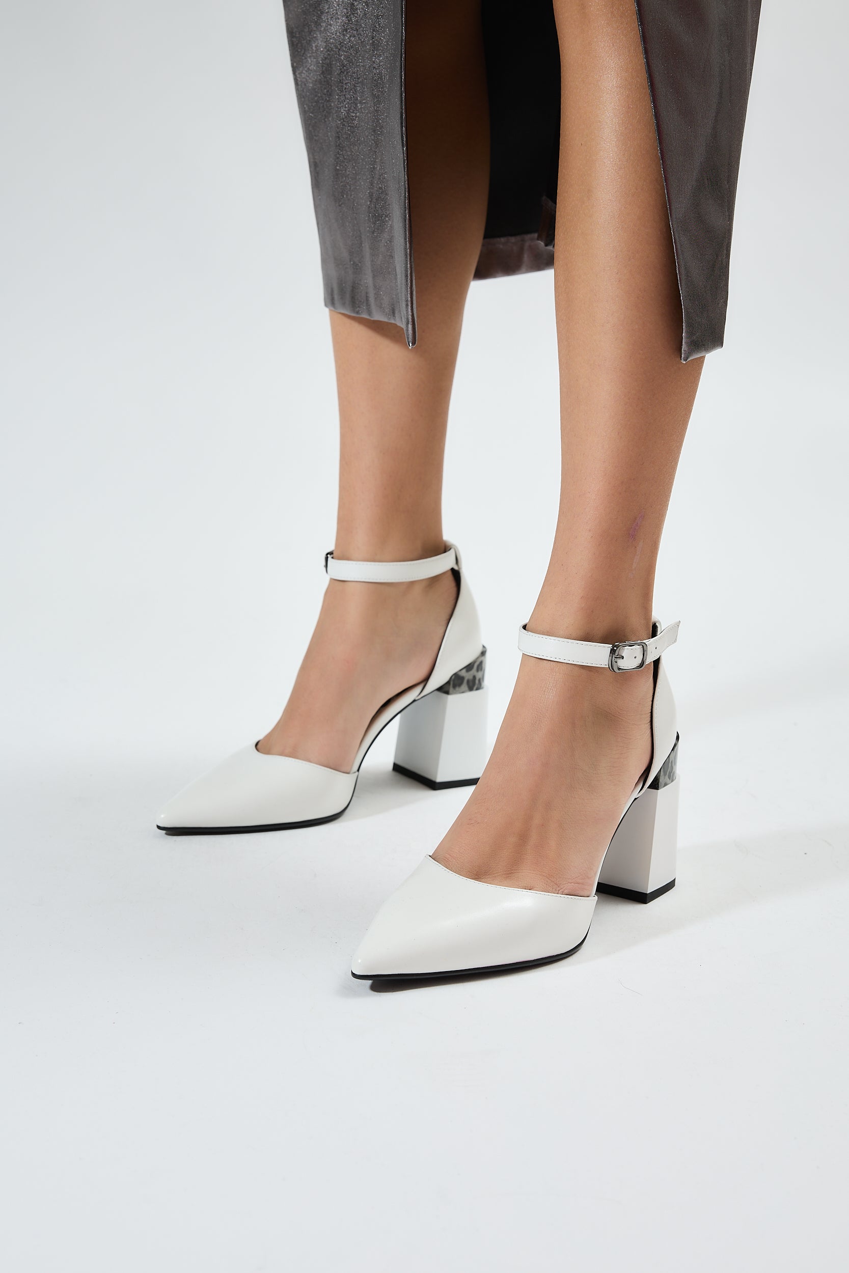 Monica | White