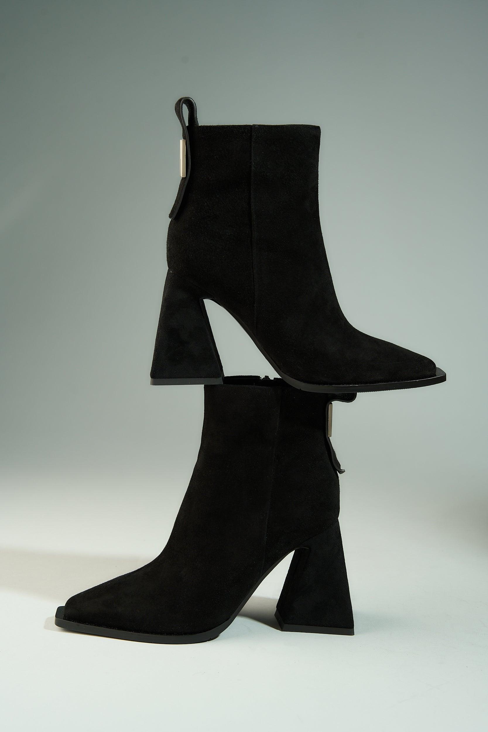 Rita | Suede