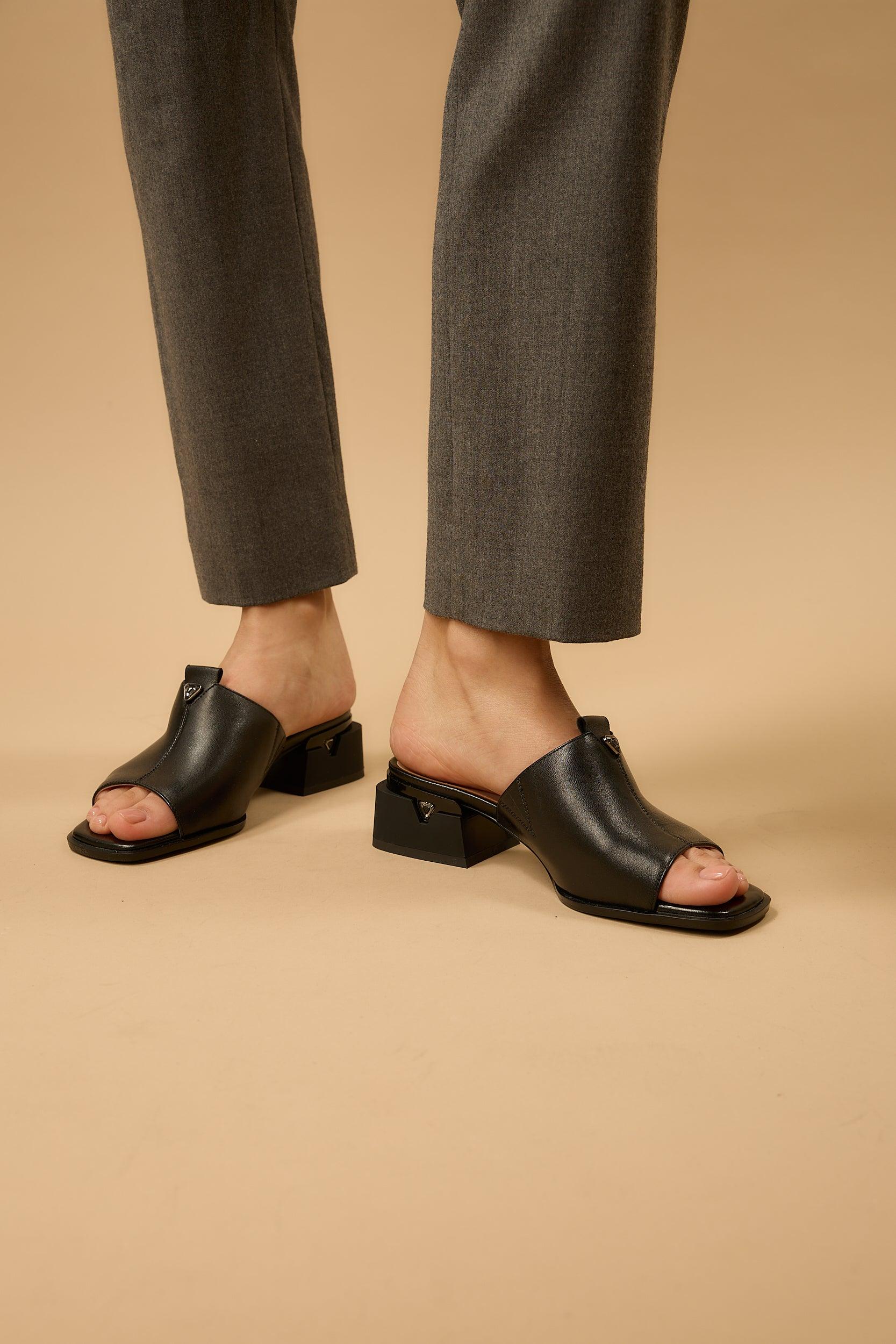 Elaine | Black