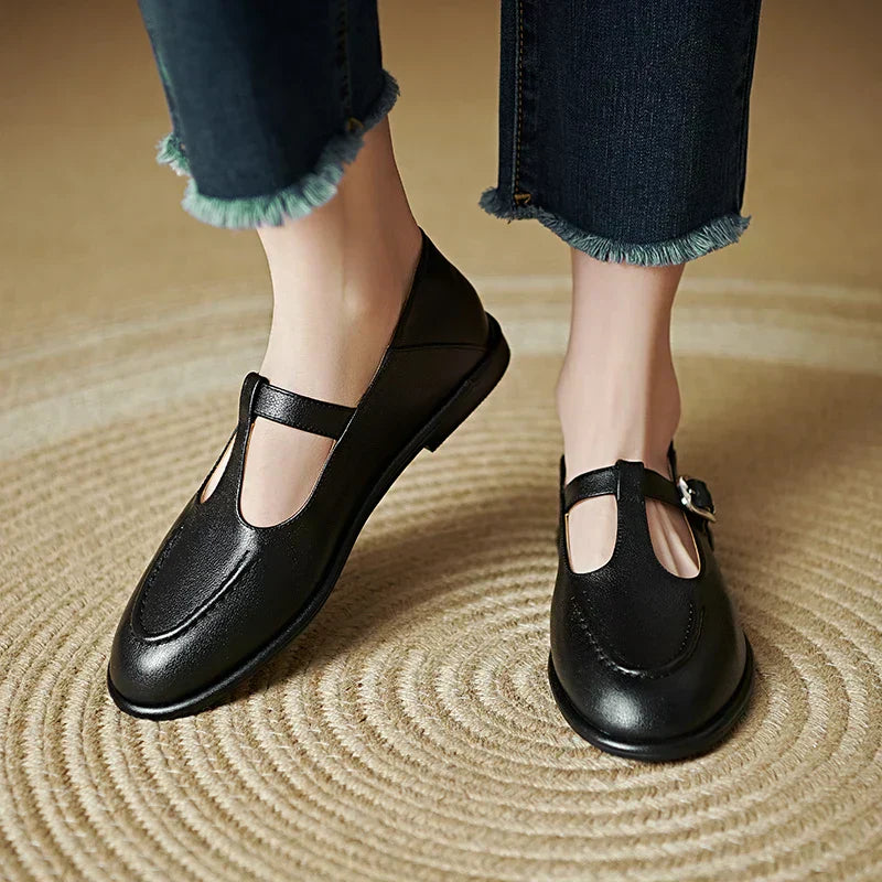 Janet | Low Heeled Pumps