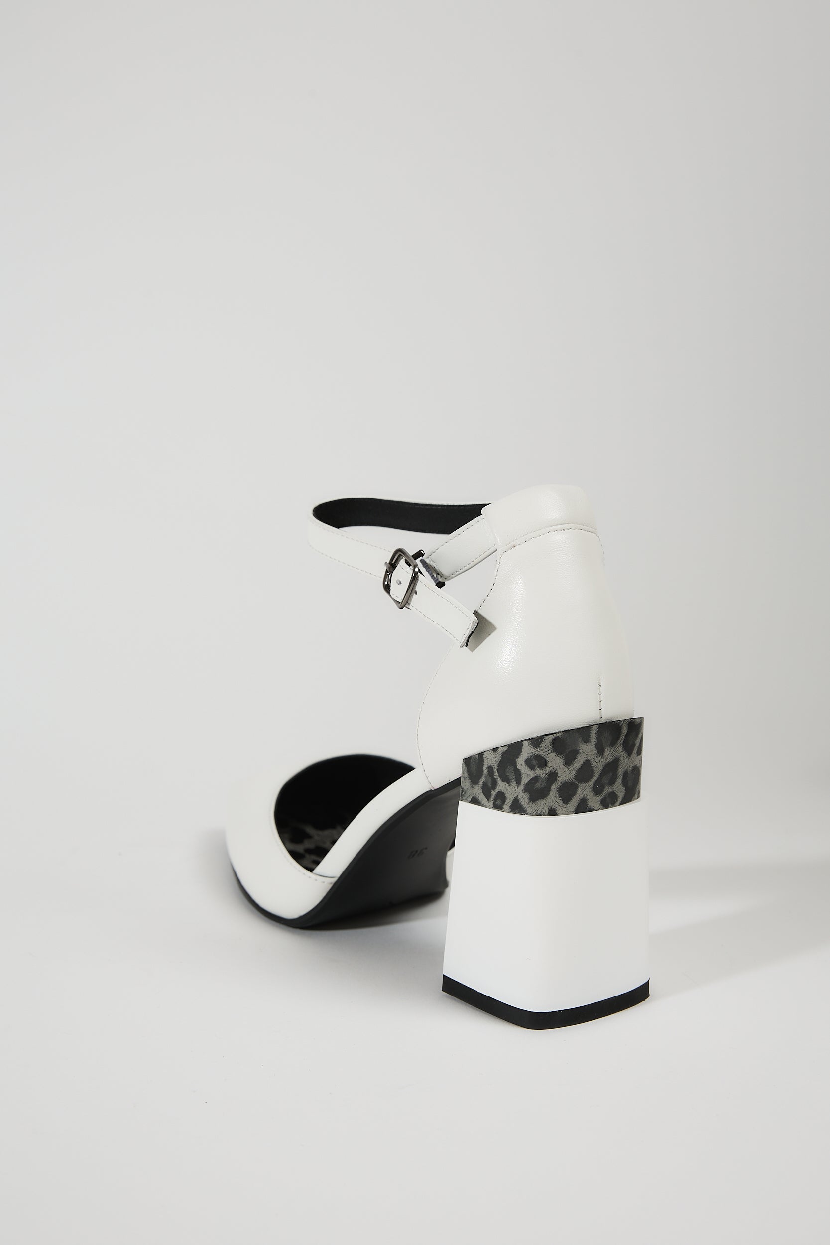 Monica | White
