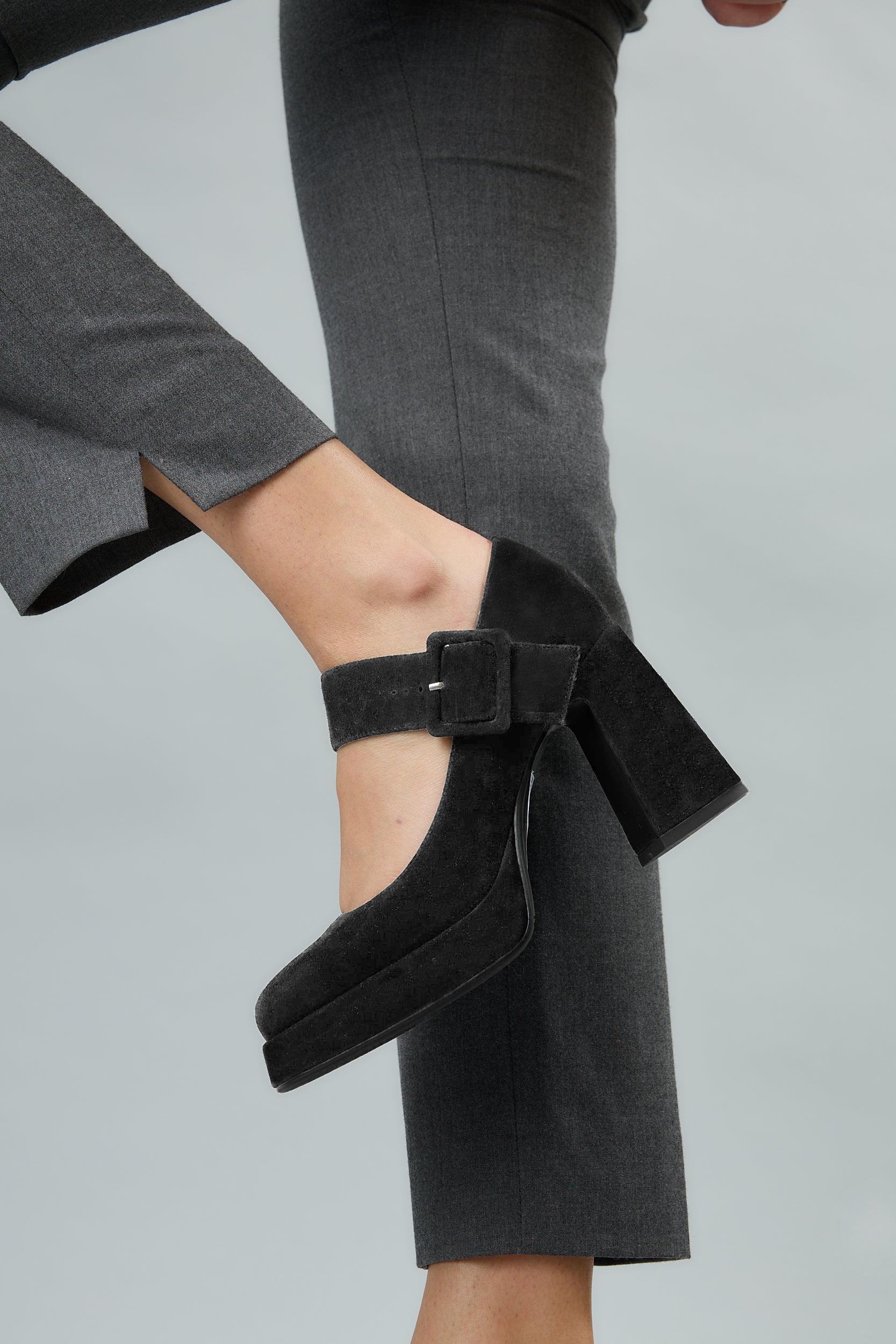 Joann | Black
