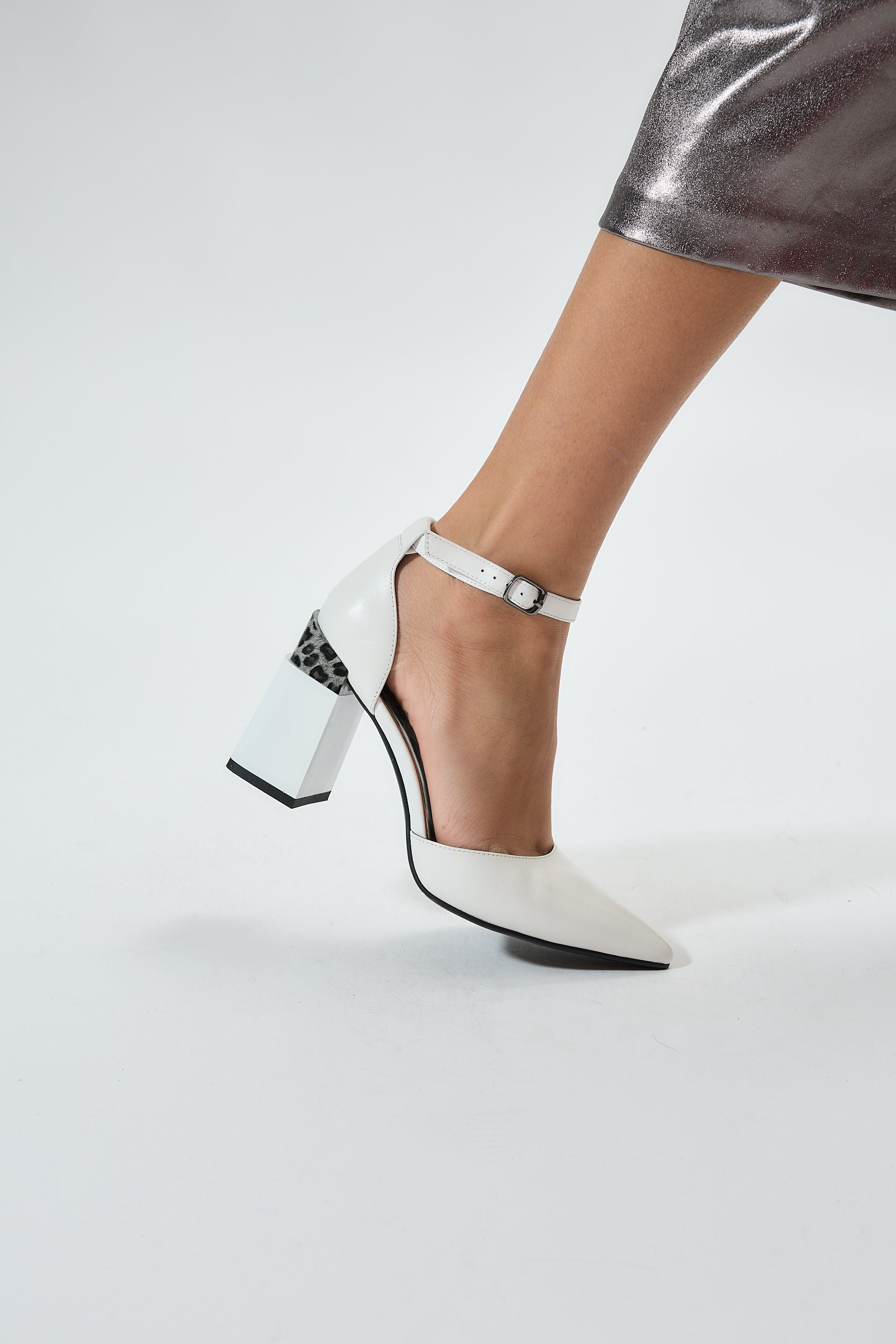 Monica | White