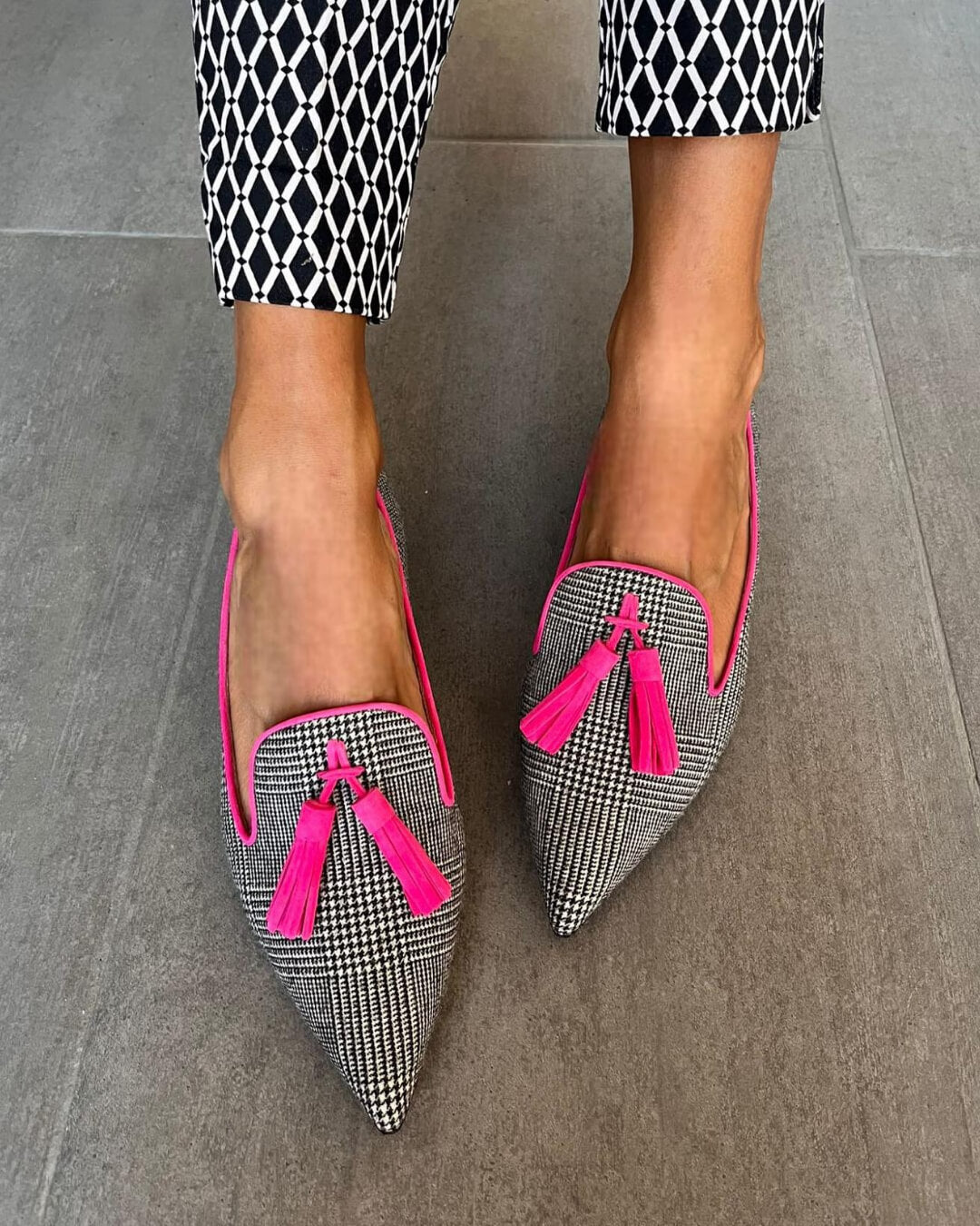Kayla | Pointed Loafer With Fluo Fringes
