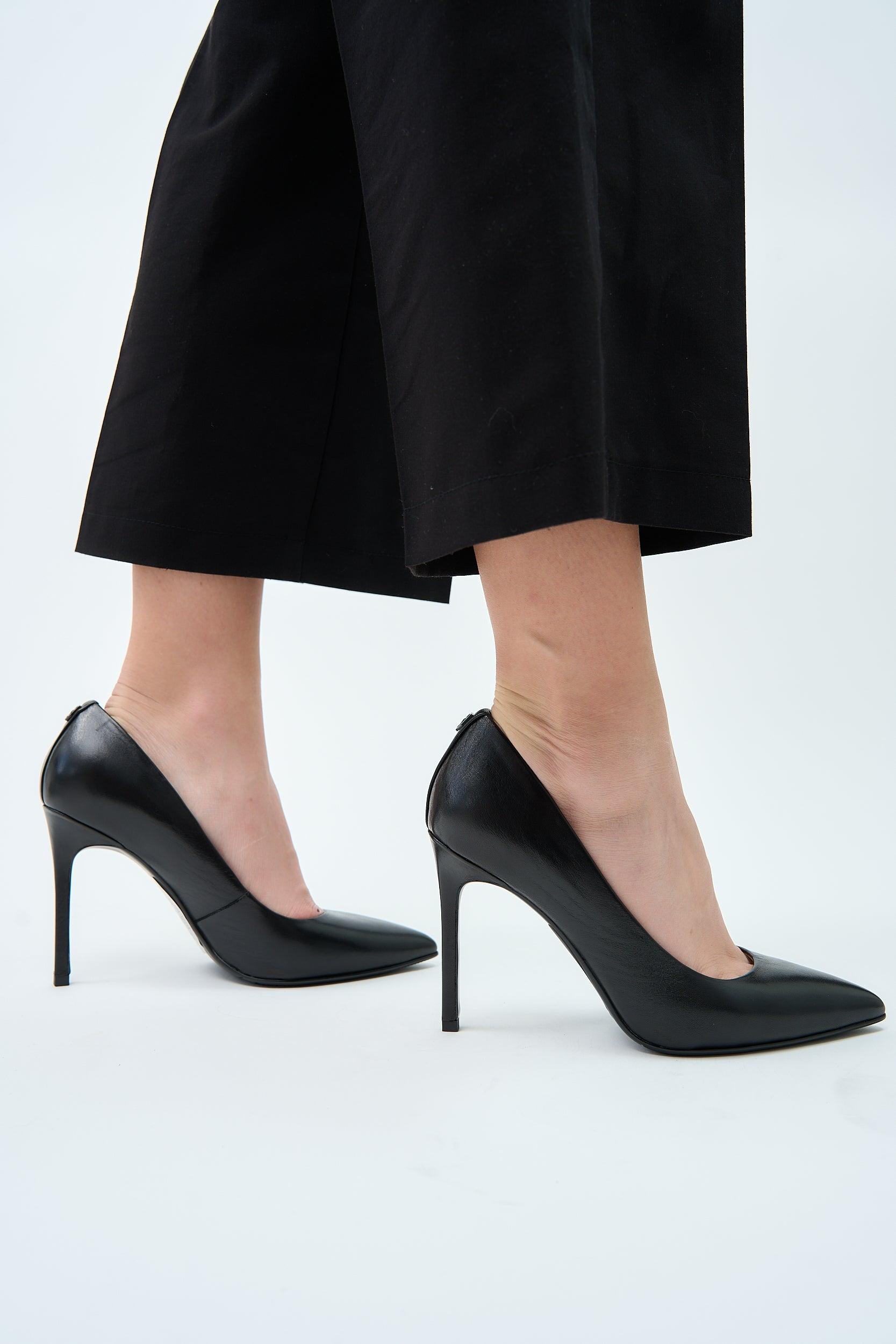 Natalie | Black