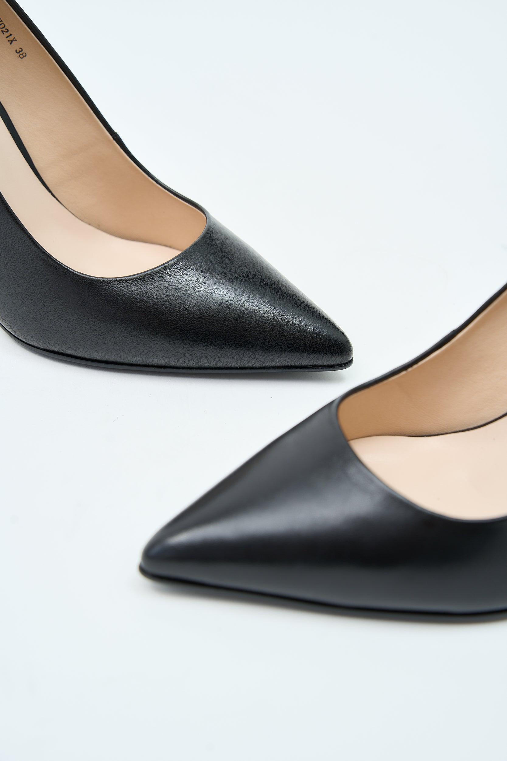 Natalie | Black
