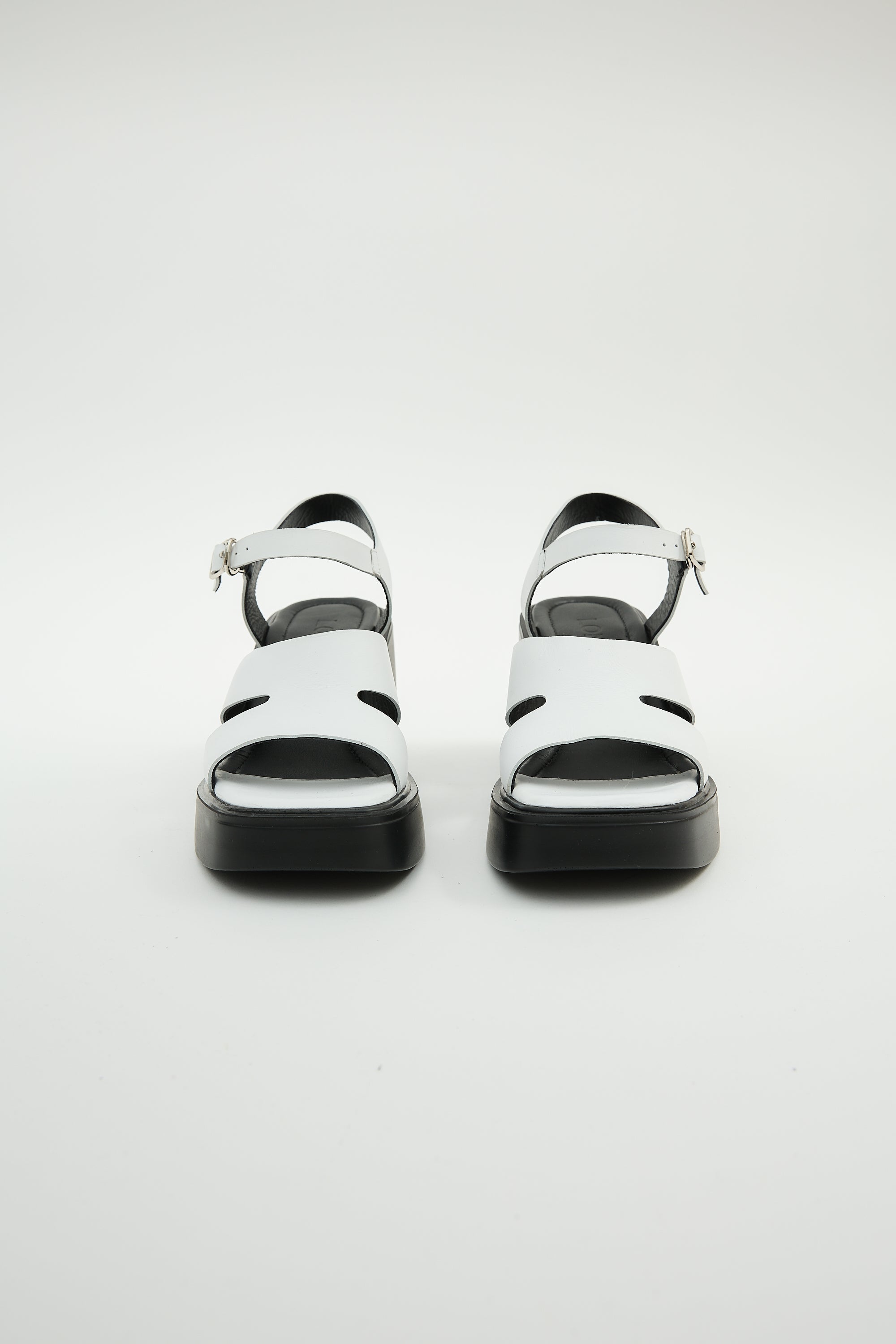 Tara | White