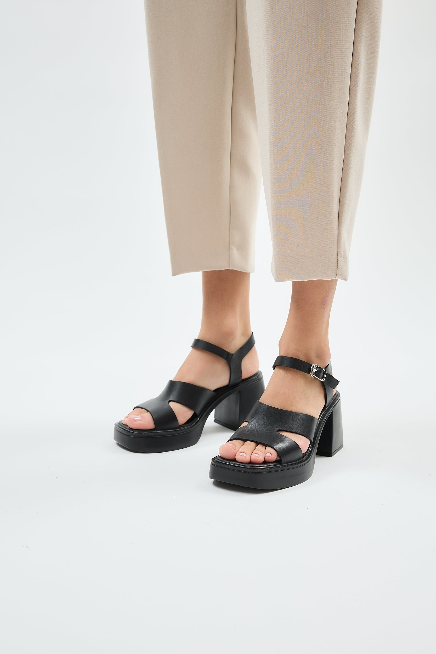 Kristen | Black