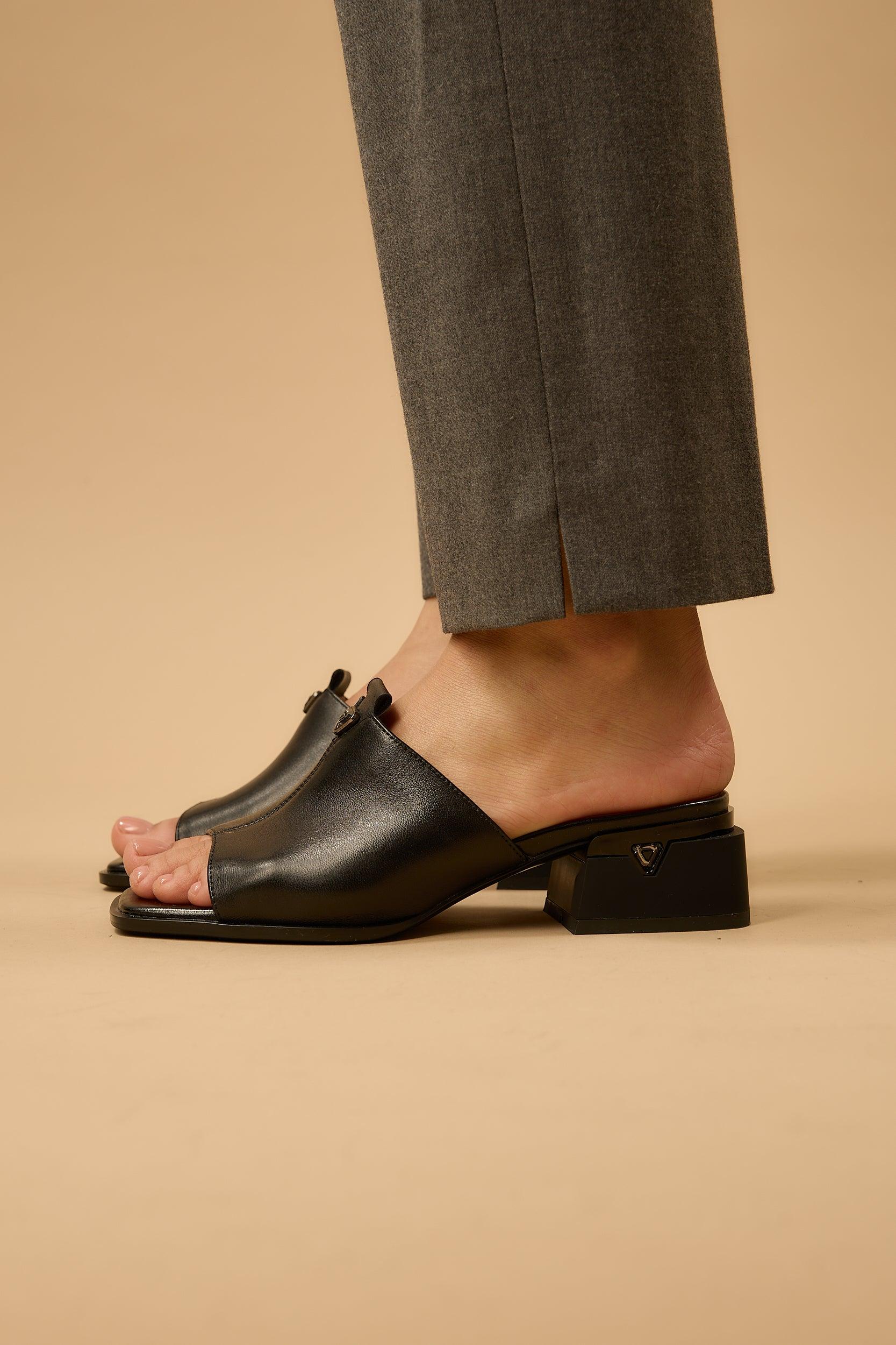 Elaine | Black
