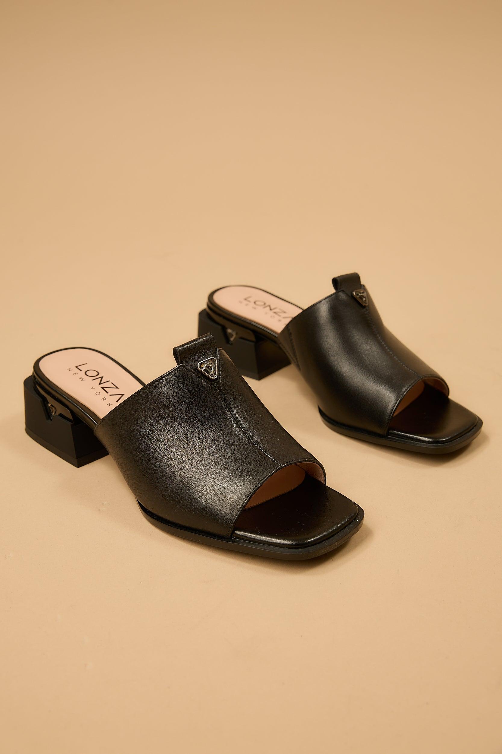 Elaine | Black