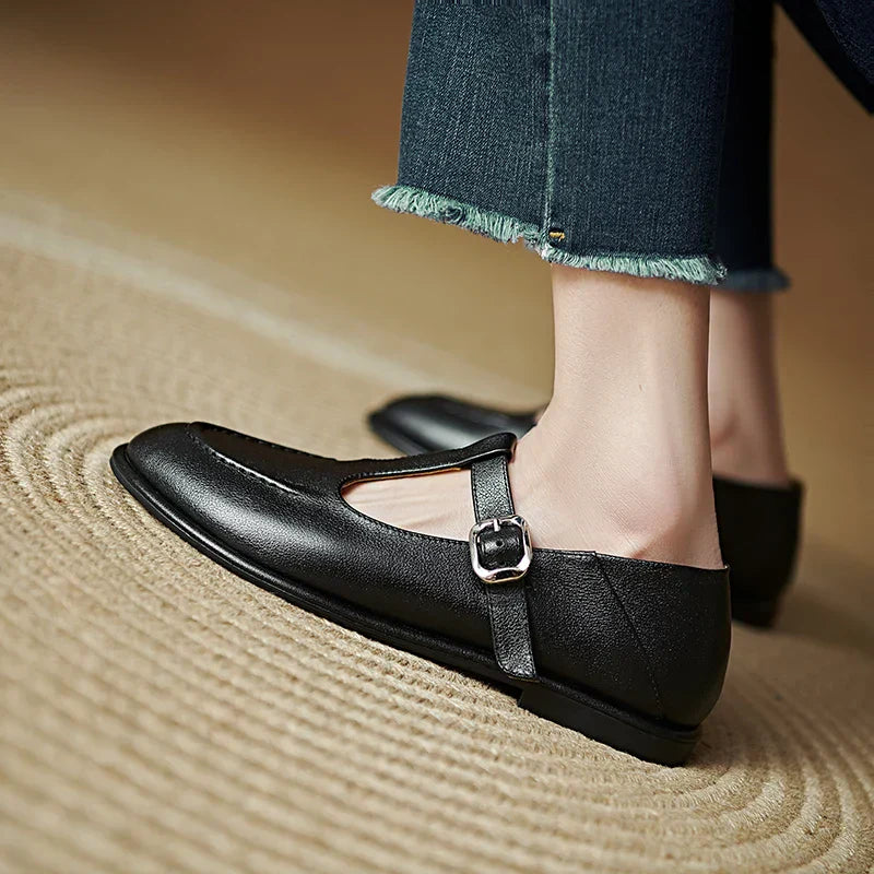 Janet | Low Heeled Pumps