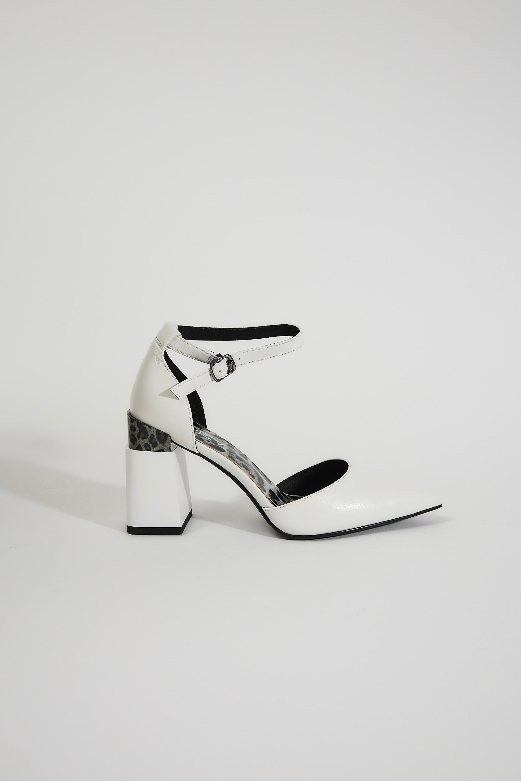 Monica | White